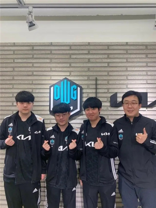 鹕的历史中 鹕的历史中