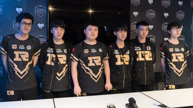 尖曲棍球队 尖曲棍球队